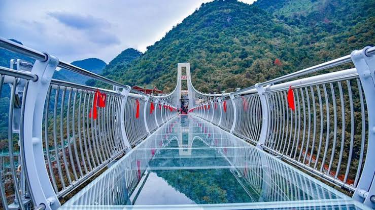 ‘Scary’ Glass Bridges Shut In Chinese Province
